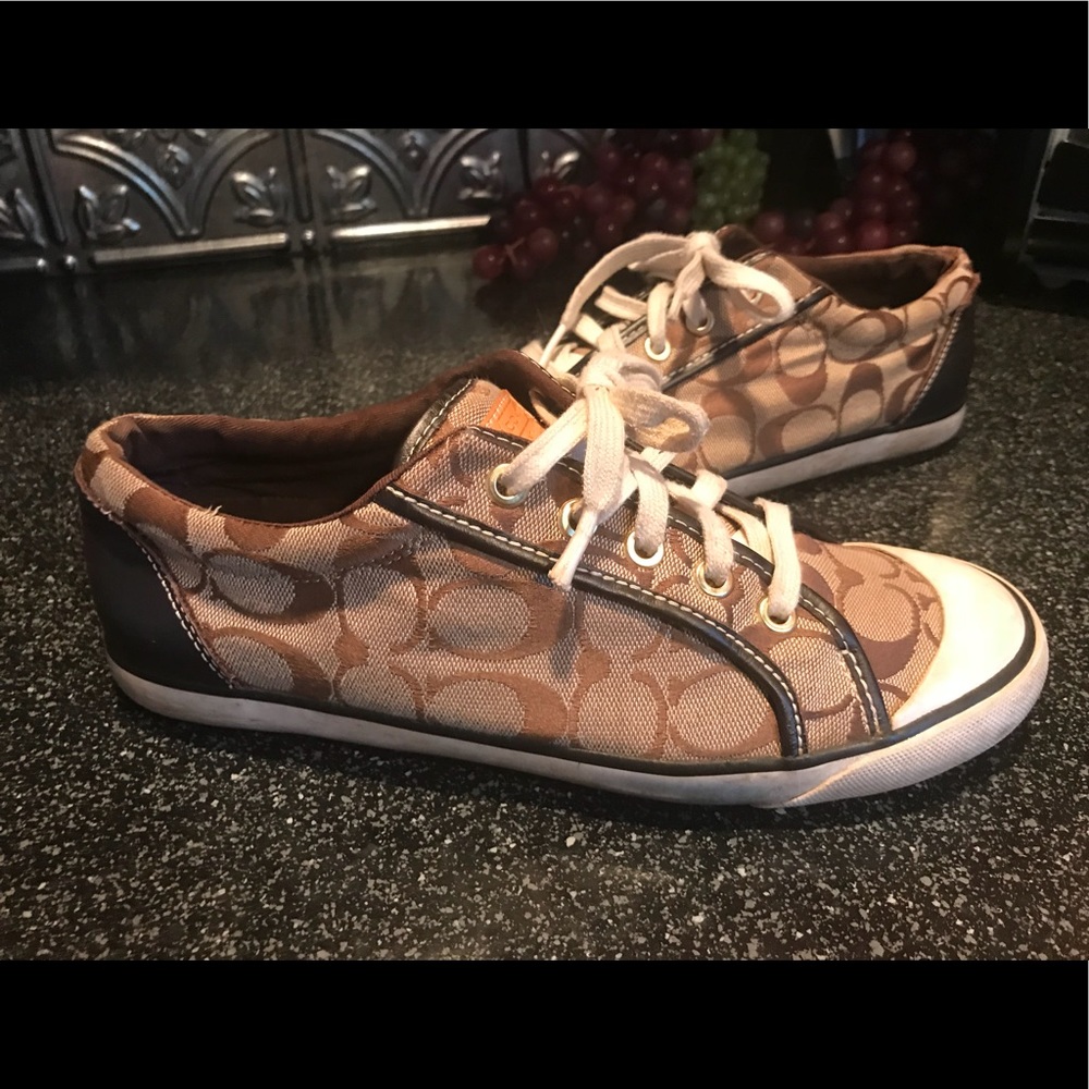 Woman’s COACH BARRETT sneaker shoes Sz 9